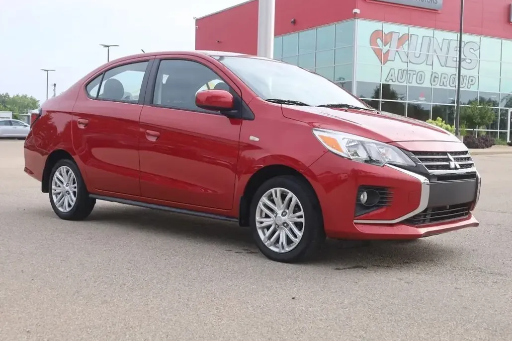 2024 Mitsubishi Mirage G4 LE photo 1