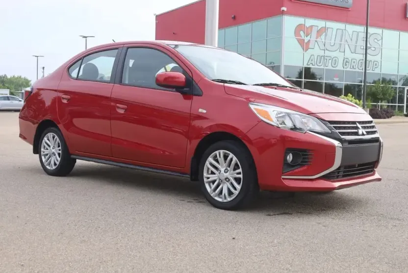 2024 Mitsubishi Mirage G4 LE photo 1