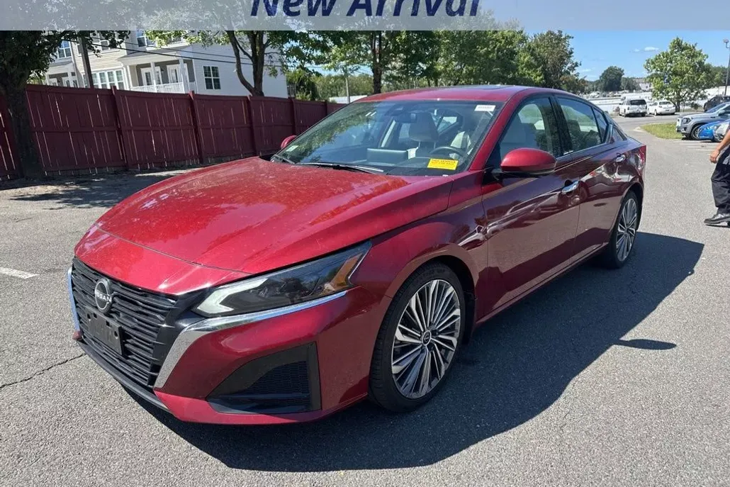 2024 Nissan Altima 2.5 SL photo 1