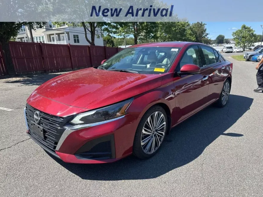 2024 Nissan Altima 2.5 SL photo 1