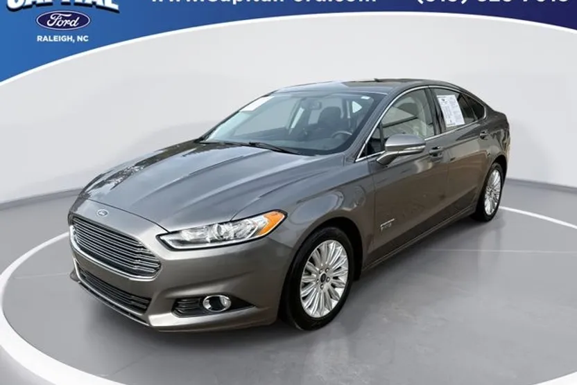2014 Ford Fusion Energi SE photo 1