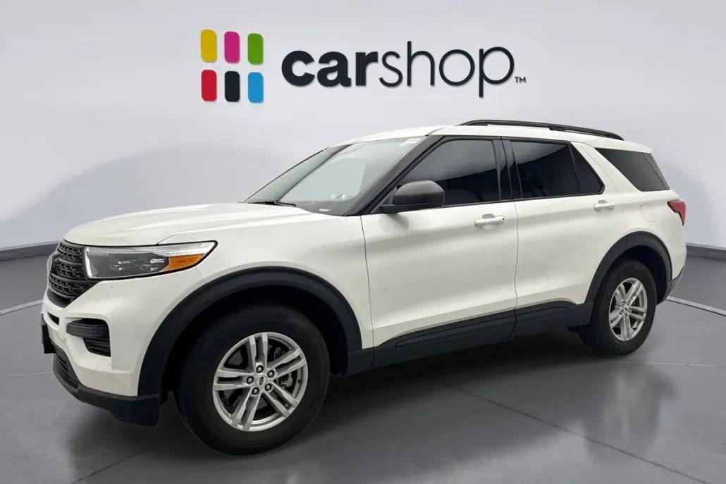 2023 Ford Explorer XLT photo 1
