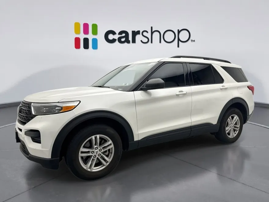 2023 Ford Explorer XLT photo 1