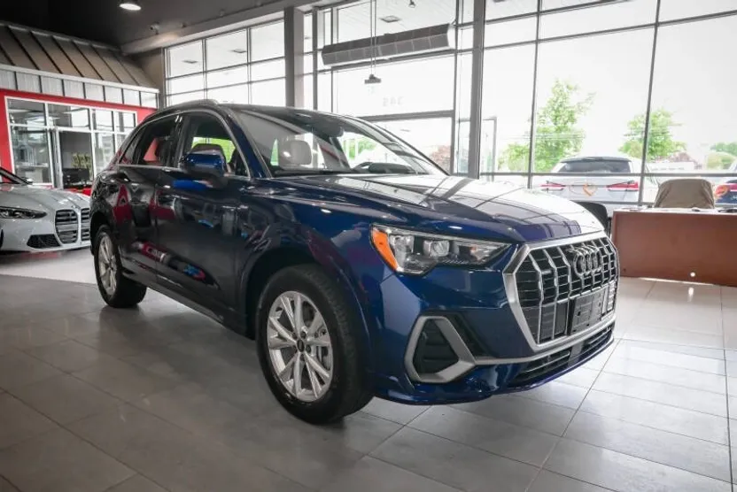 2022 Audi Q3 S line Premium 45 TFSI photo 1