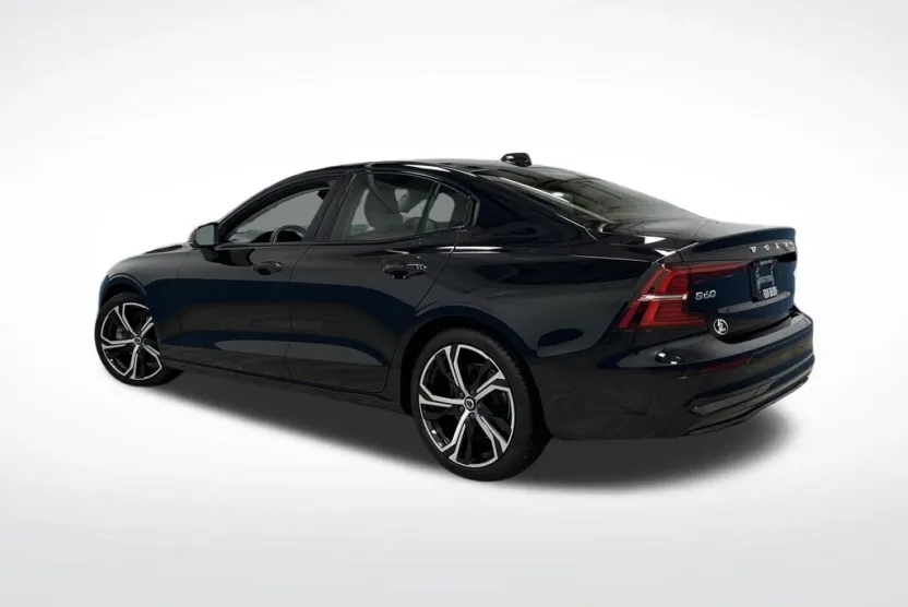 2024 Volvo S60 B5 Ultimate photo 1