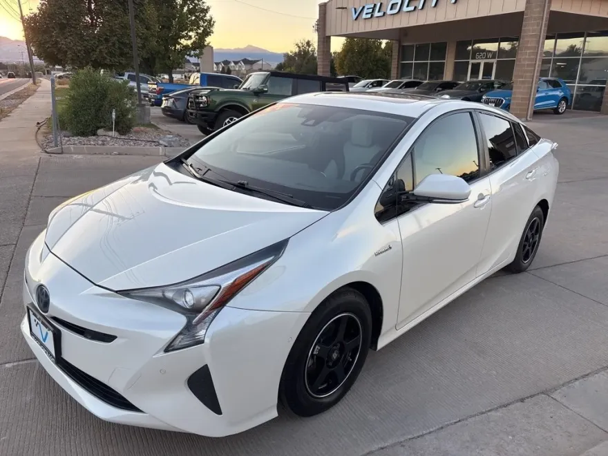 2017 Toyota Prius Two Eco Three Four Touring photo 1