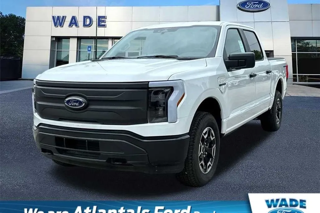 2023 Ford F-150 Lightning photo 1