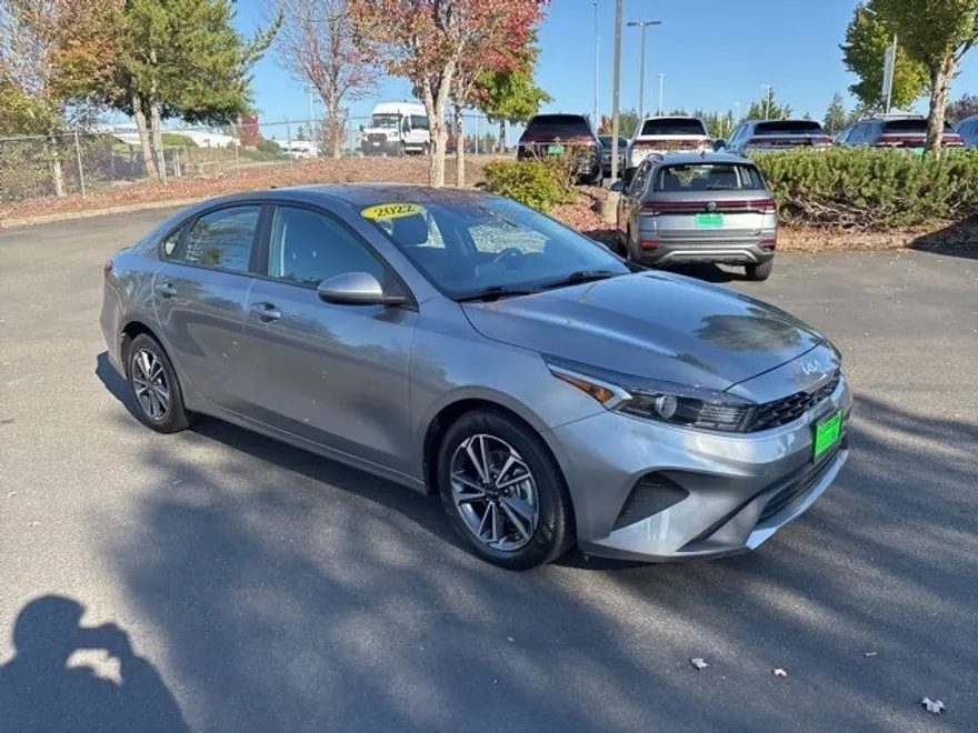 2022 Kia Forte LXS photo 1