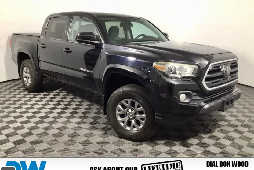2018 Toyota Tacoma SR5 V6 photo 1