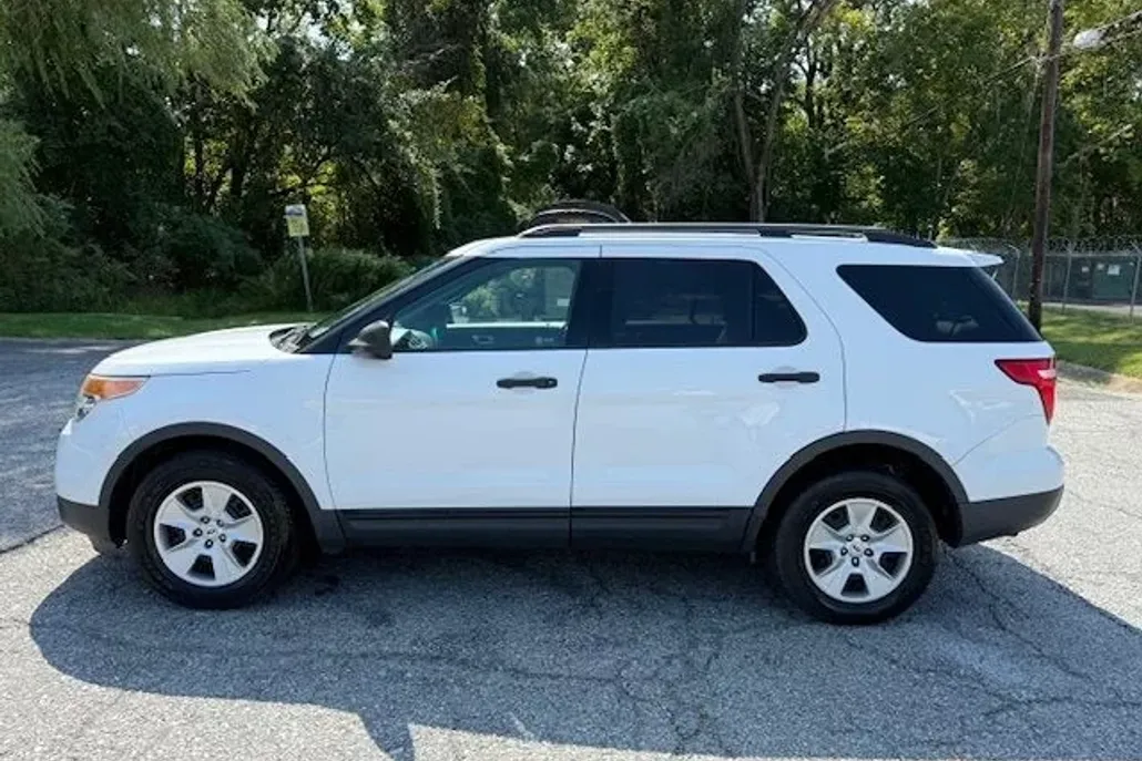 2014 Ford Explorer Base photo 1