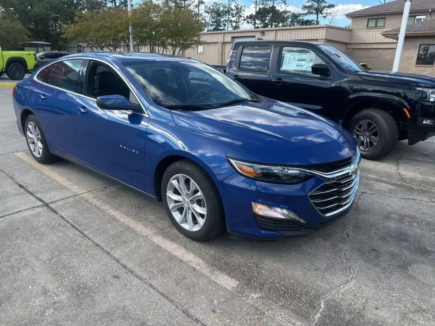 2023 Chevrolet Malibu 1LT photo 1