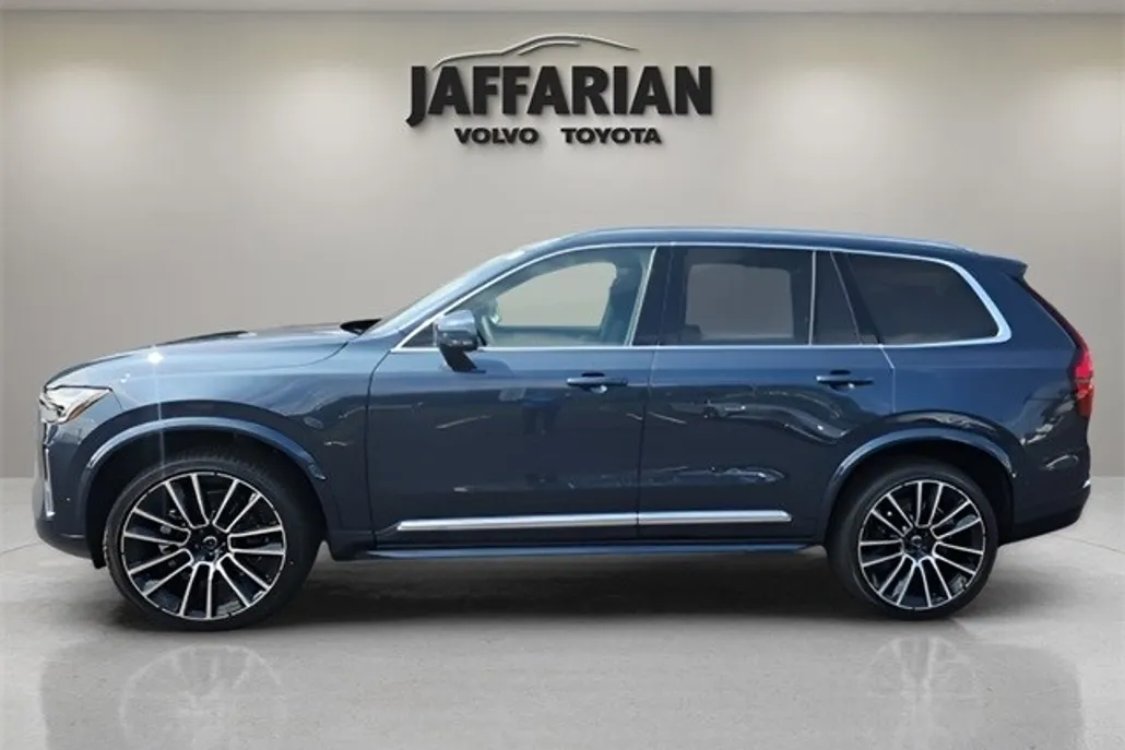 2026 Volvo XC90 B5 Plus photo 1