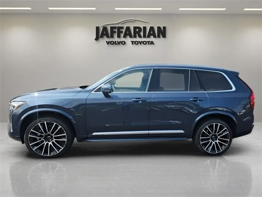 2026 Volvo XC90 B5 Plus photo 1
