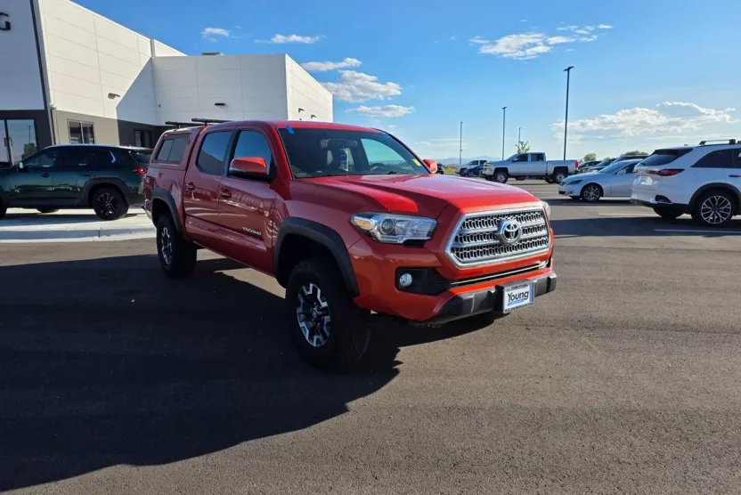 2017 Toyota Tacoma TRD Off-Road photo 1