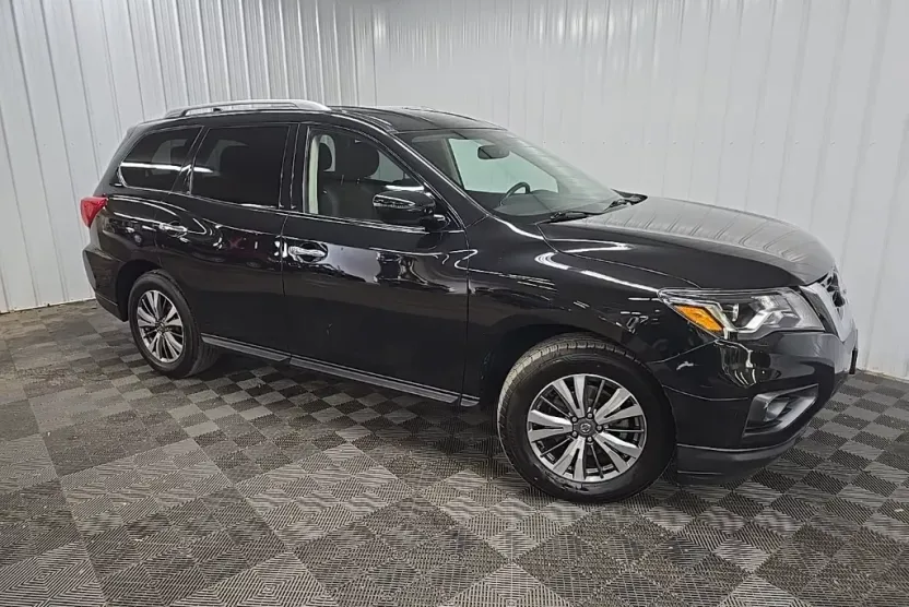 2020 Nissan Pathfinder SV photo 1