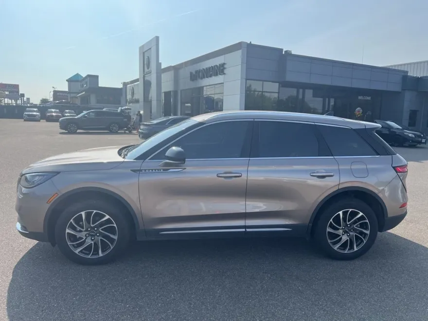 2020 Lincoln Corsair Standard photo 1