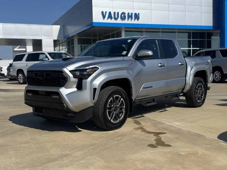 2024 Toyota Tacoma SR5 photo 1