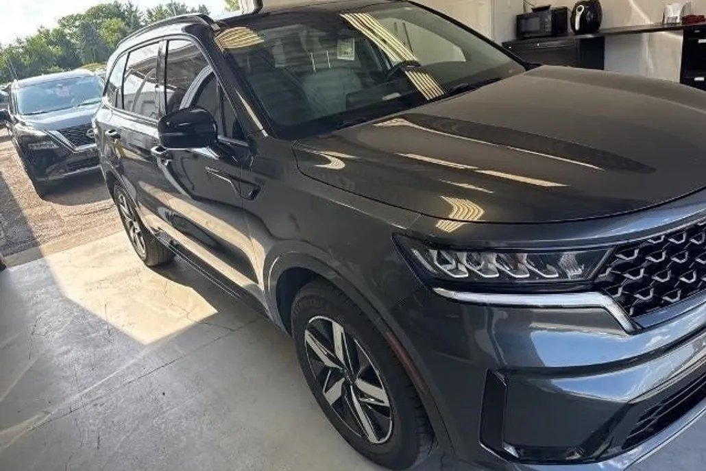2022 Kia Sorento S photo 1