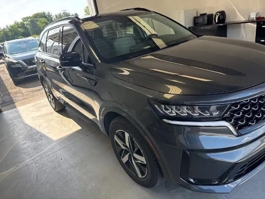2022 Kia Sorento S photo 1