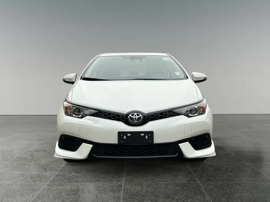 2017 Toyota Corolla iM Base photo 1