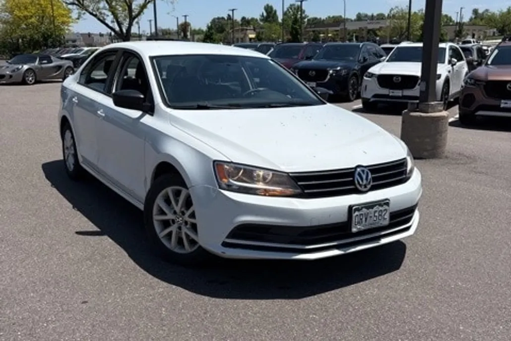 2015 Volkswagen Jetta 1.8T SE photo 1