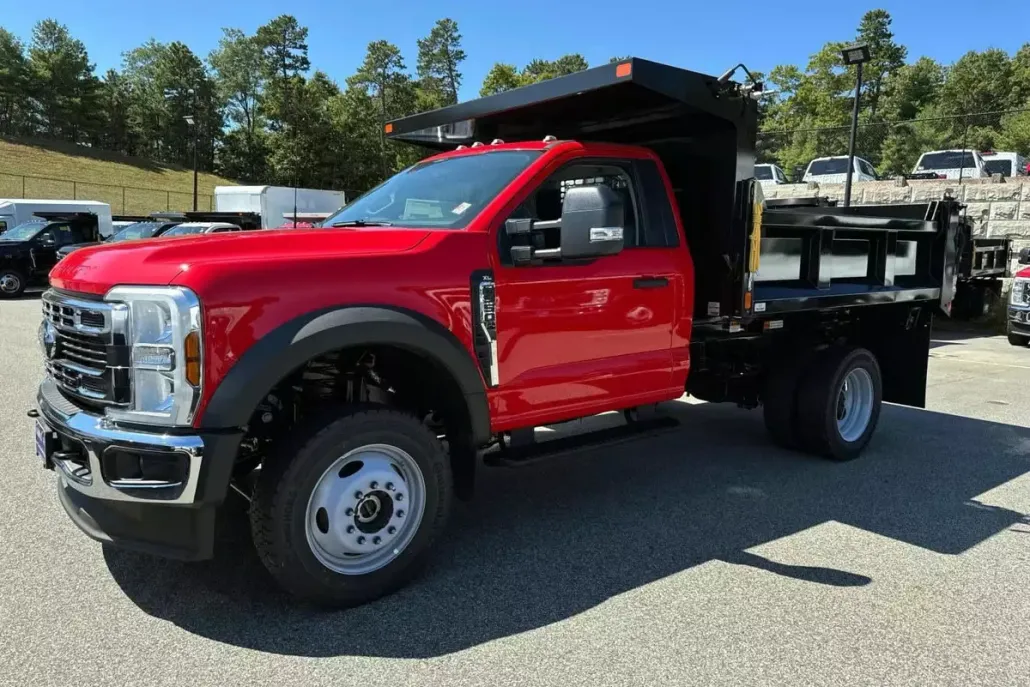2025 Ford F-550 photo 1