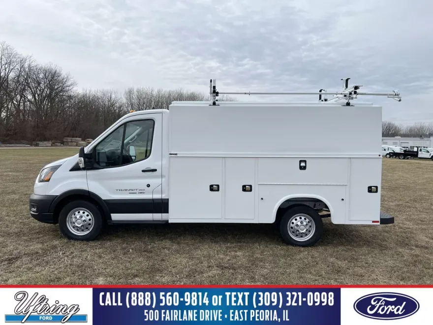 2024 Ford Transit Cutaway photo 1