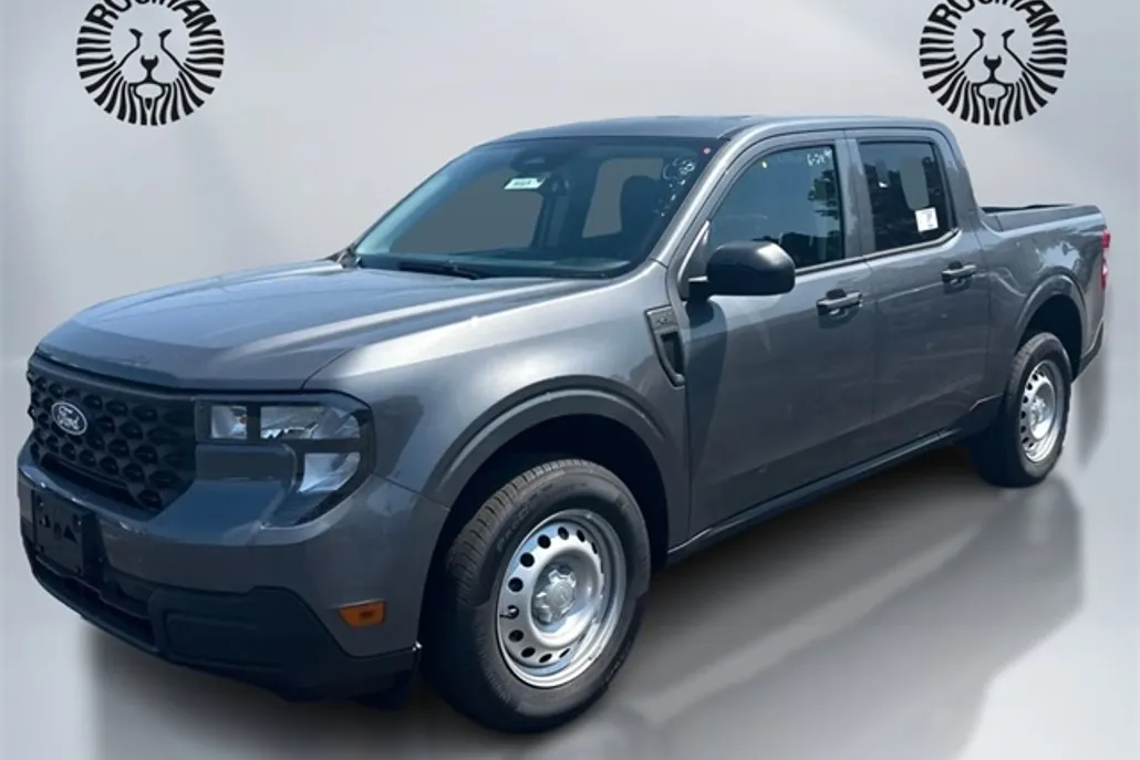 2025 Ford Maverick XL photo 1