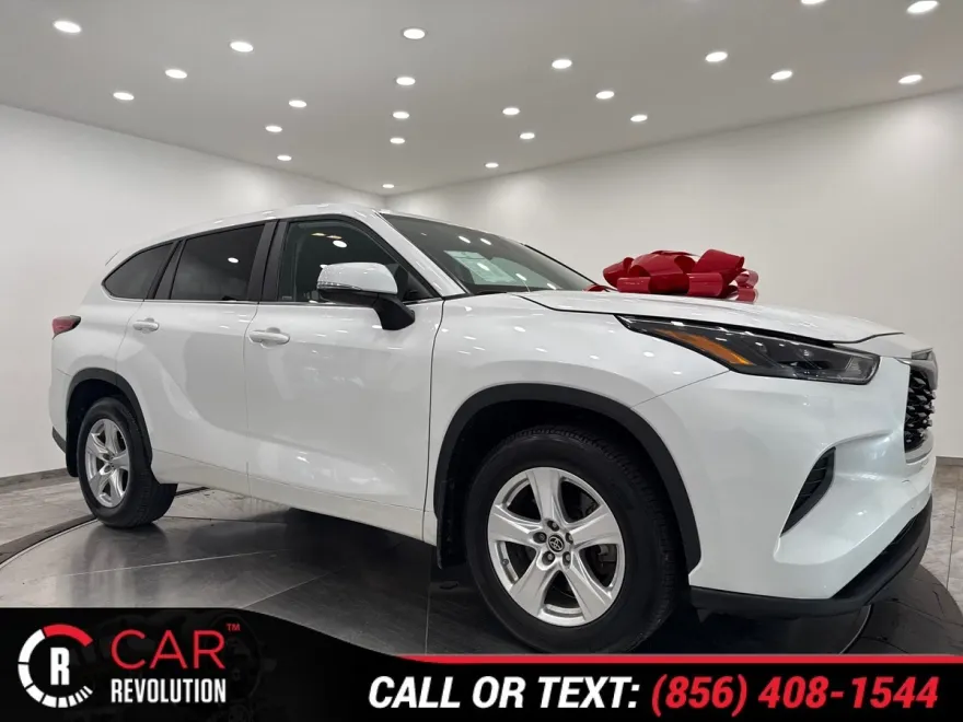 2023 Toyota Highlander L photo 1