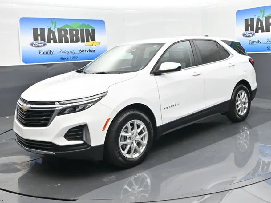 2024 Chevrolet Equinox LT photo 1