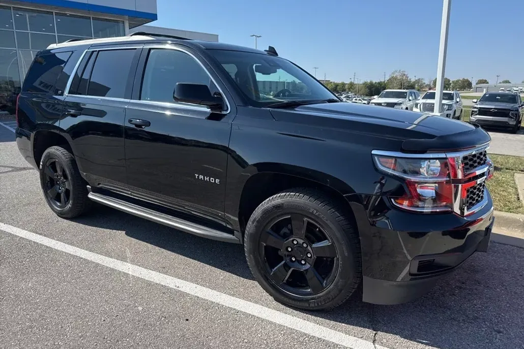 2018 Chevrolet Tahoe LT photo 1