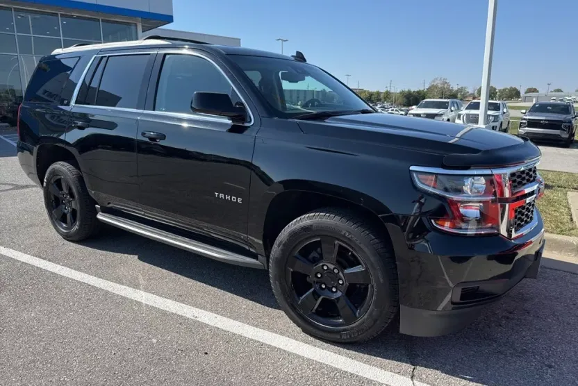 2018 Chevrolet Tahoe LT photo 1