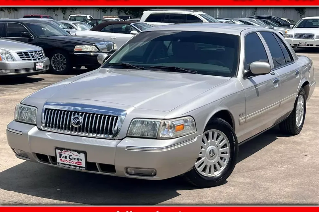 2011 Mercury Grand Marquis LS photo 1