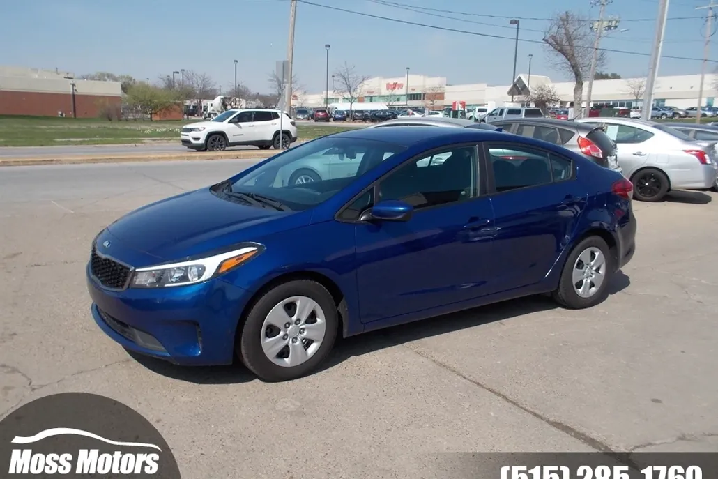 2017 Kia Forte LX photo 1