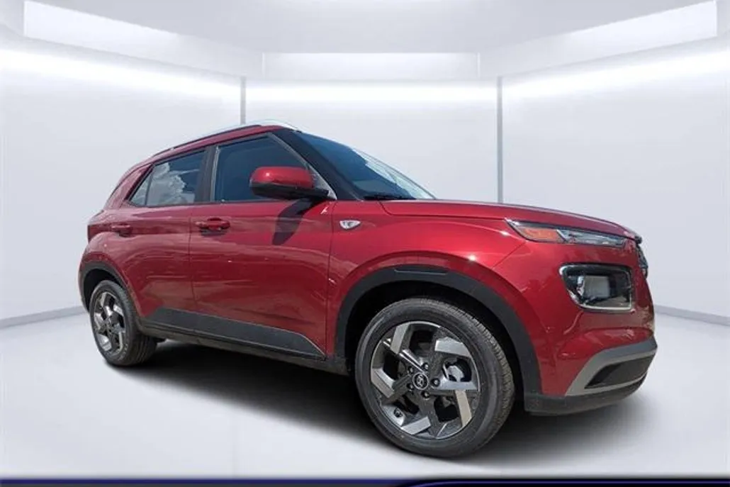 2025 Hyundai Venue SEL photo 1
