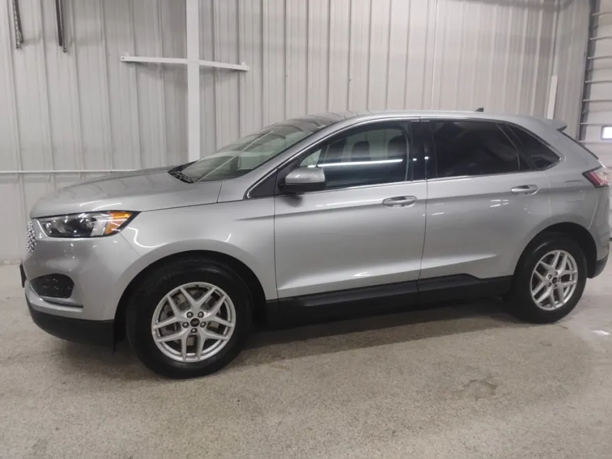 2023 Ford Edge SEL photo 1