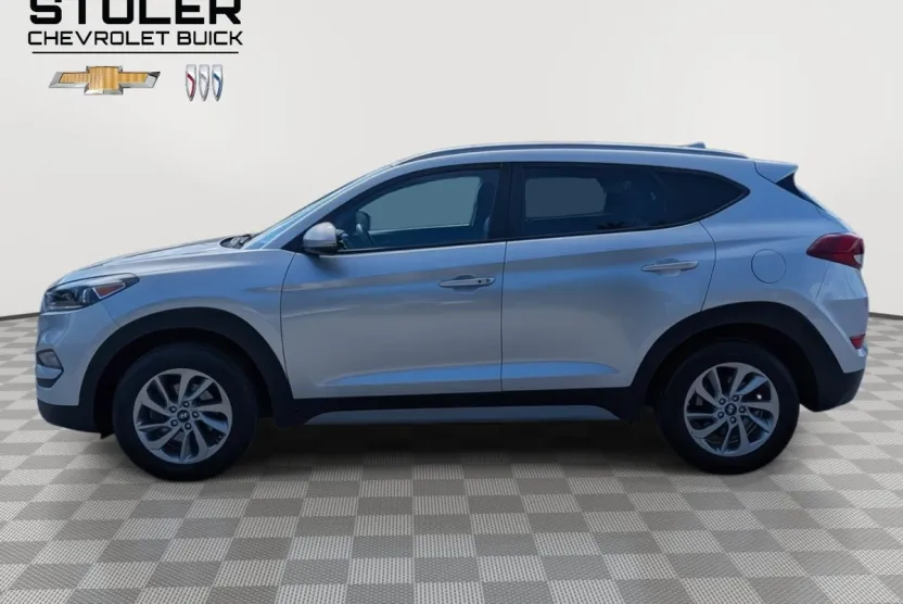 2017 Hyundai Tucson SE Plus photo 1