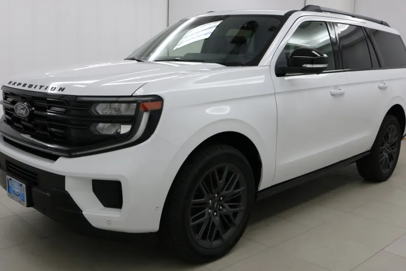 2025 Ford Expedition Platinum photo 1