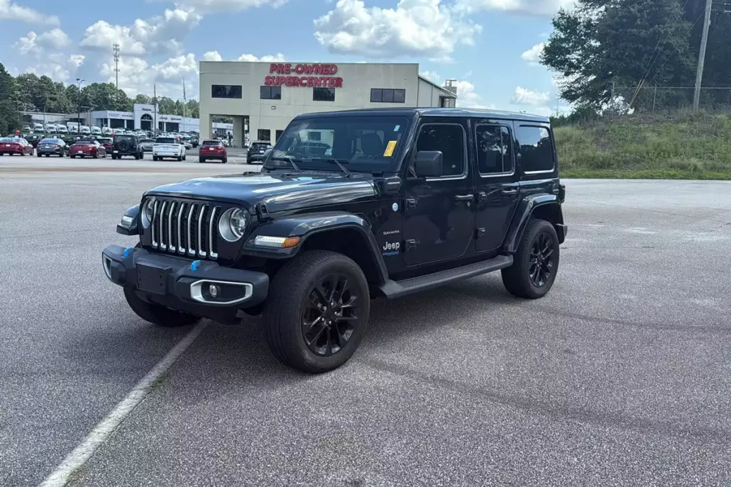 2022 Jeep Wrangler 4xe Unlimited Sahara photo 1