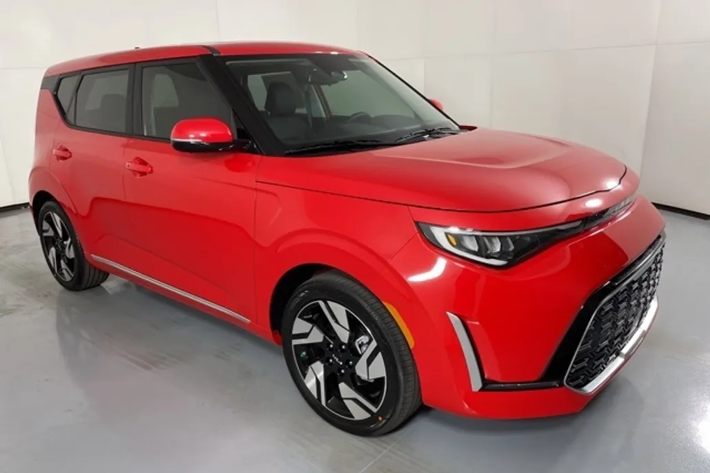 2025 Kia Soul GT-Line photo 1