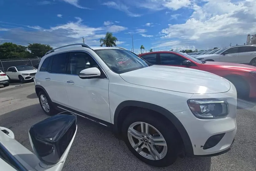 2020 Mercedes Benz GLB 250 photo 1