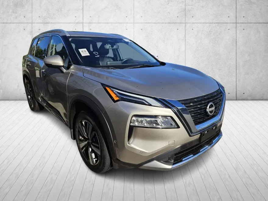 2023 Nissan Rogue Platinum photo 1