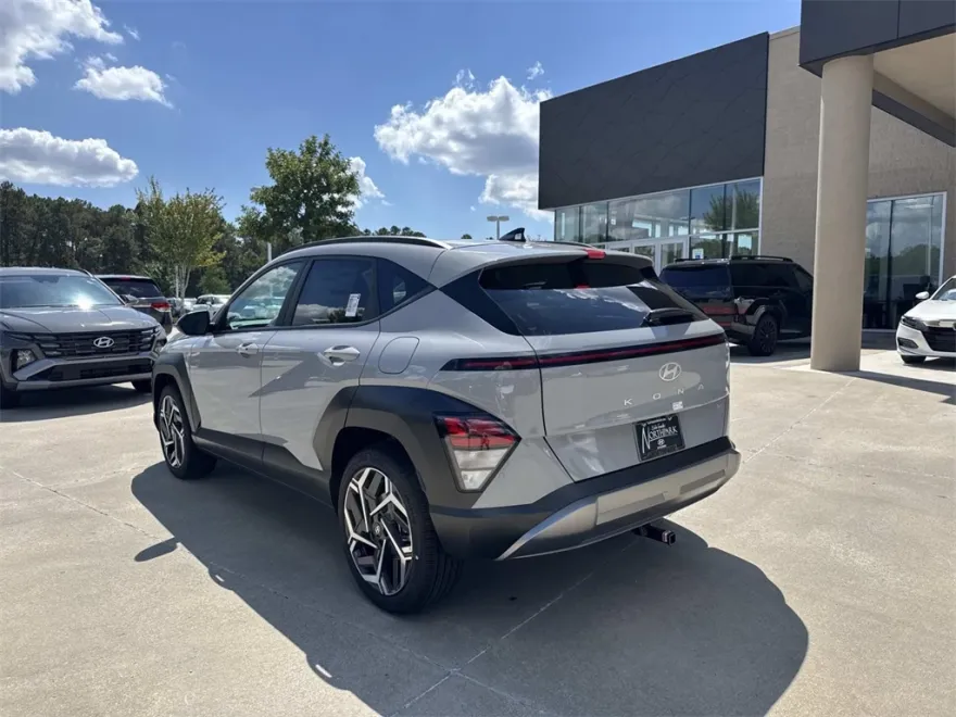 2026 Hyundai Kona SEL photo 1