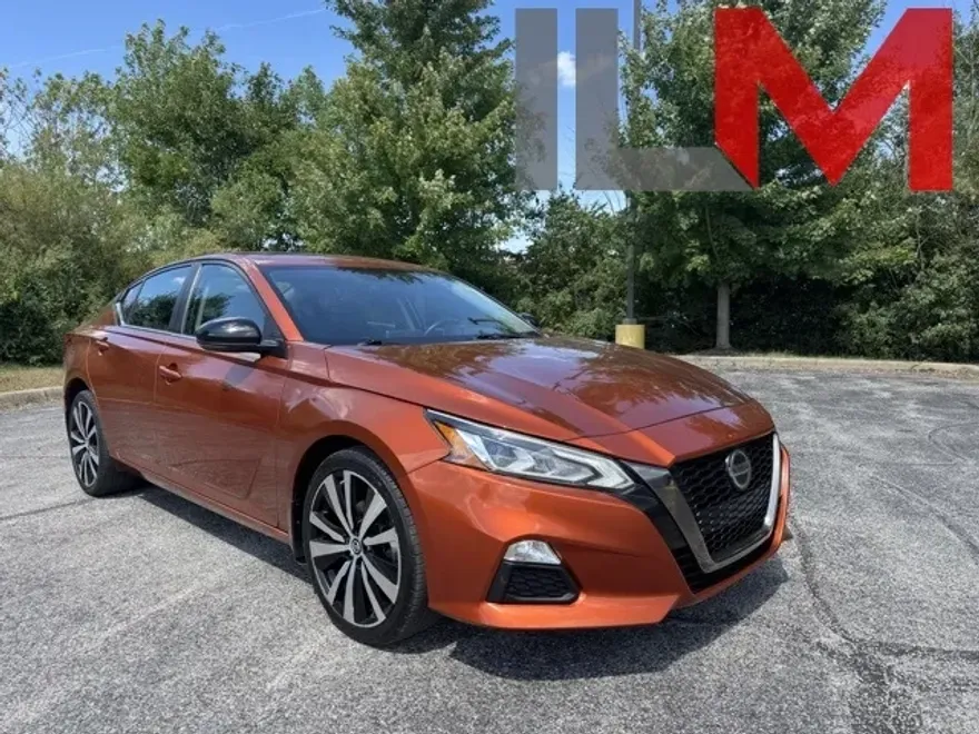 2020 Nissan Altima SR photo 1
