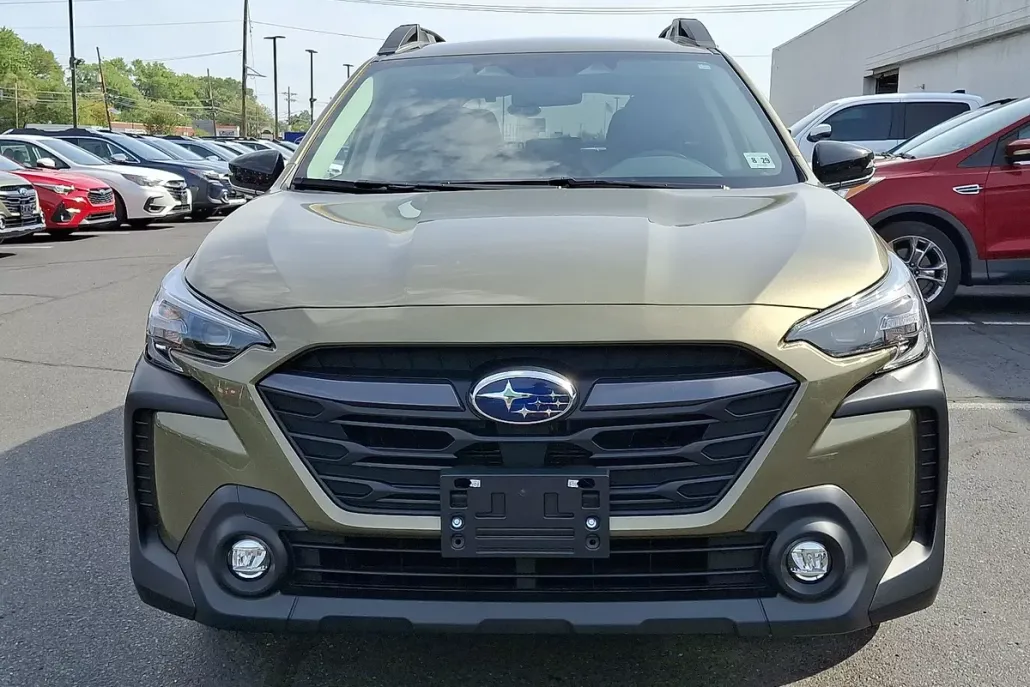 2025 Subaru Outback Premium photo 1