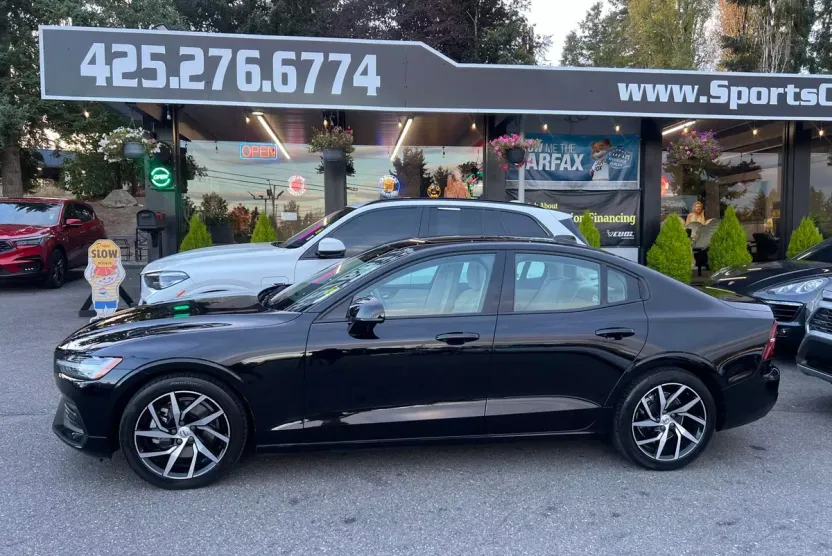 2020 Volvo S60 T5 Momentum photo 1