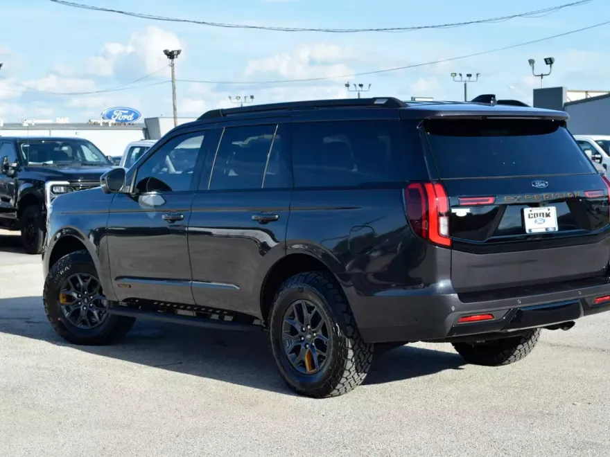 2025 Ford Expedition photo 1