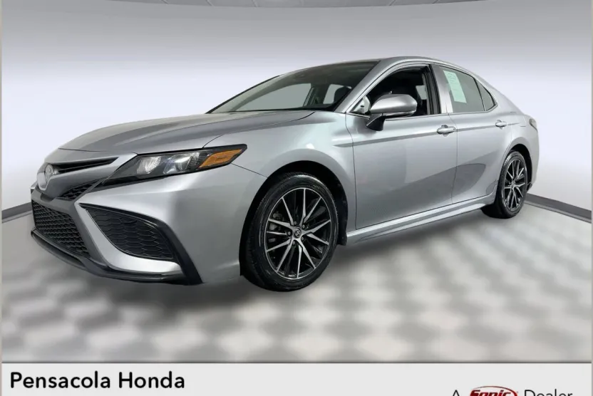 2024 Toyota Camry SE photo 1