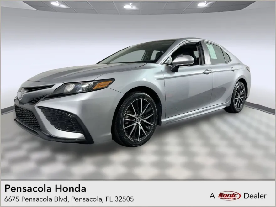 2024 Toyota Camry SE photo 1