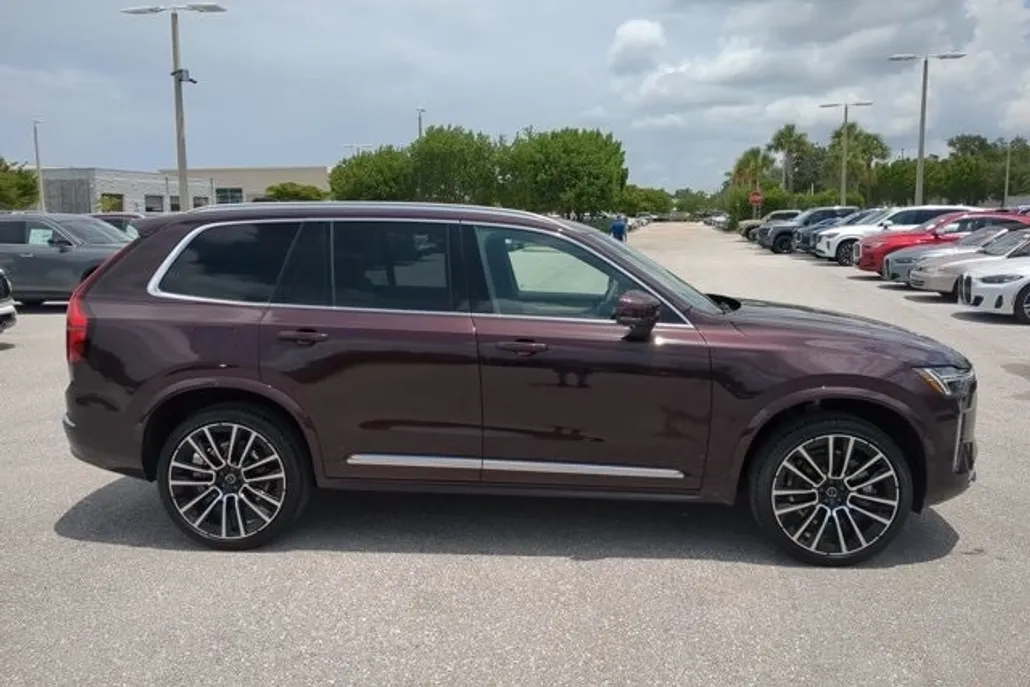 2026 Volvo XC90 Plus photo 1